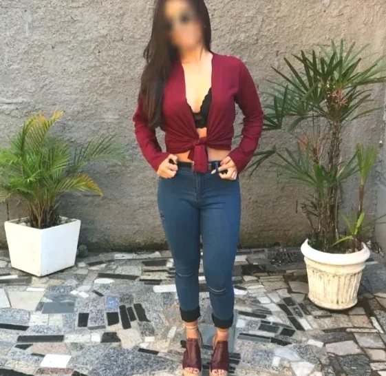 Emma, 34