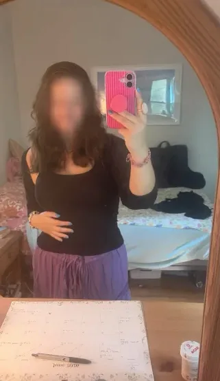 Eva, 27