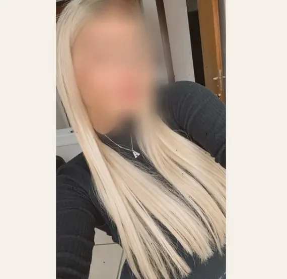 Evi, 29