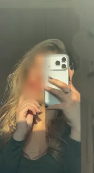 Isabel, 20