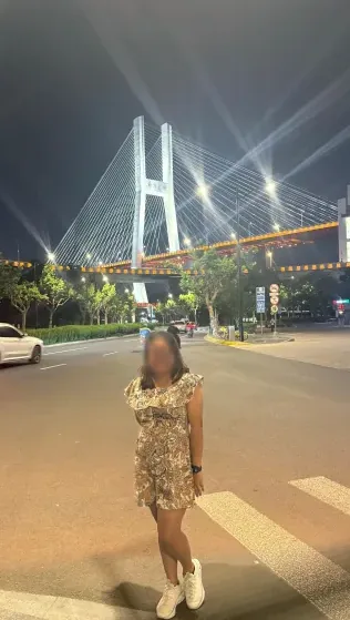 Karin, 34