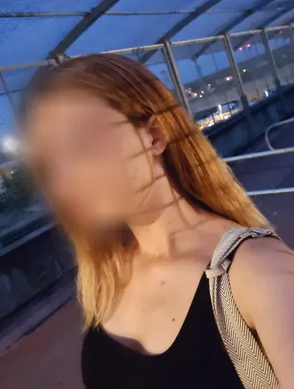 Lois, 23