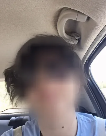 Manon, 35