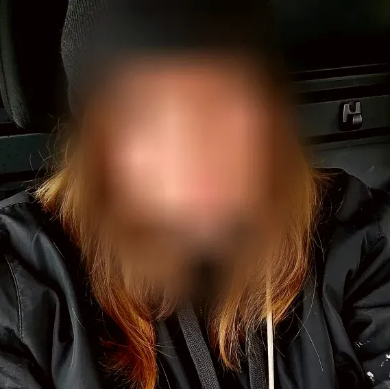 Sabine, 28