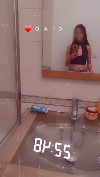 Sophie, 23